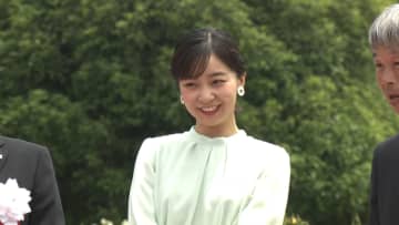 佳子さま「バラ園」を訪問　園芸の専門学校でブーケ作り体験・生徒たちとの交流も