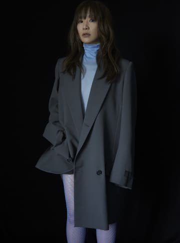 YUKI、『YUKI concert tour “SUPER SLITS” 2024 東京ガーデンシアター』ジャケット写真と特典詳細解禁
