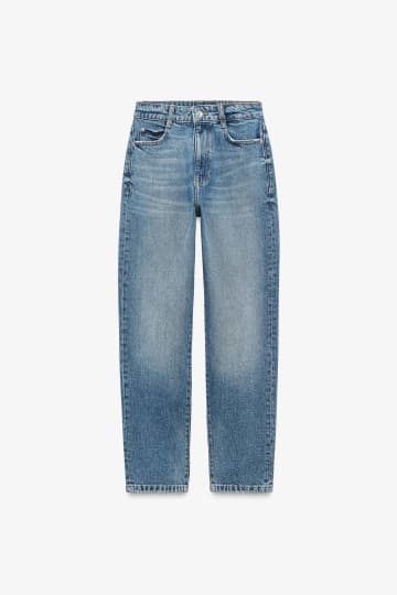 今、【ZARA】で爆売れ中！ 完売前に1本は欲しい♡「人気ジーンズ」