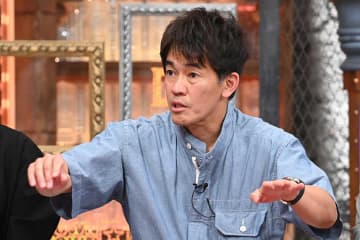 武井壮、サンダルで100メートル走「11秒9」　私物の10万円近い高級ブーツにMC驚き