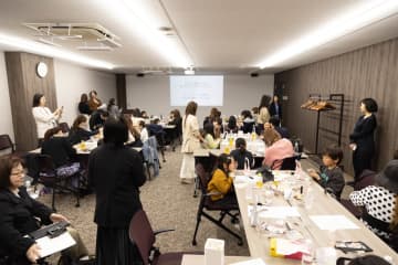 子供のメイクは親が教える？