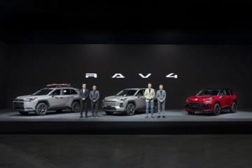 TOYOTA・【新型RAV4ワールドプレミア】RAV4歴代モデルが集結