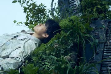 Tani Yuuki、3rdアルバム『航海士』より先行シングル「後悔史」本日リリース。120人のダンサーと共に世界観を表現したMV公開も