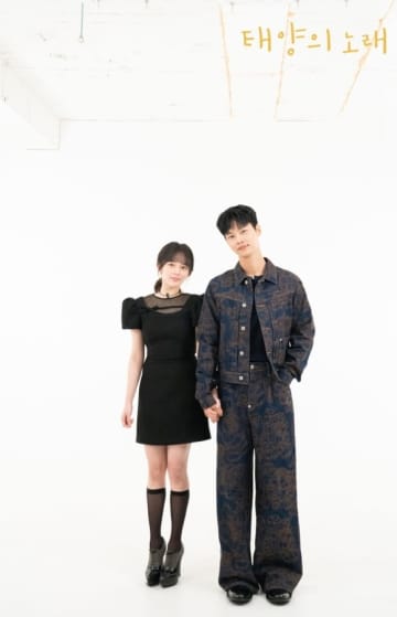 VIXX エン＆チョン・ジソ、映画「タイヨウのウタ」可愛らしいカップルグラビアを公開