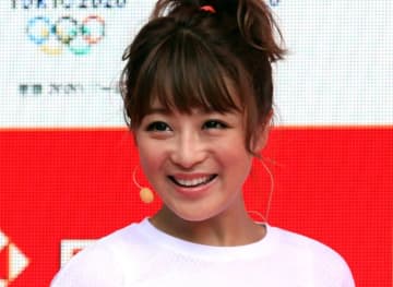 「彼氏じゃないです！」鈴木奈々、後輩とまさかの“ペアルック”姿を公開→「お似合い」「カップルみたい！」