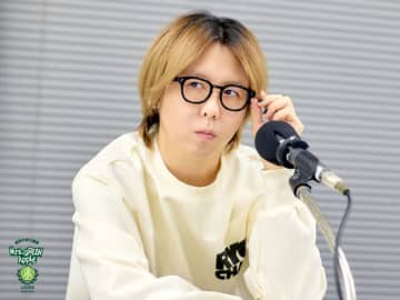 Mrs. GREEN APPLE藤澤涼架「僕、中学生のとき、片目が隠れるヘアスタイルをやっていて…」中学3年間、“鬼太郎ヘア”だった!?