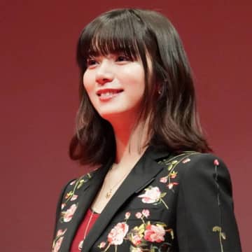 池田エライザ、レースドレスの美麗SHOTにファンうっとり「お美しい」「エレガント」