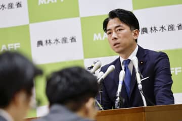 小泉氏、手堅く歯切れよく　「コメに集中したい」