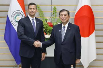 パラグアイとの関係格上げ　首相、対中けん制狙う