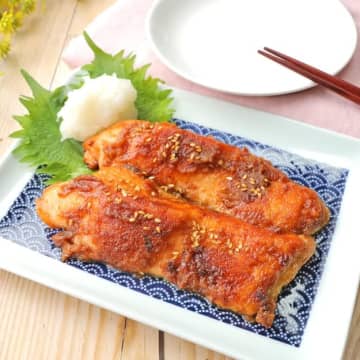 ダマされたと思って「サケ」でコレやってみて！「もう、塩焼きには戻れないかも」家族が無言で完食する簡単めちゃウマおかずレシピ