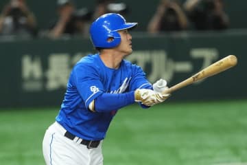 バウアーも呆然…戦力外→育成　這い上がった31歳の豪快弾が「もう福留孝介じゃん」