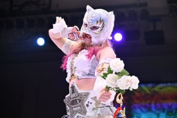 【スターダム】スターライト・キッドが身長差31cmのHANAKOを下しV4達成「小さい私の方が強かったな！」
