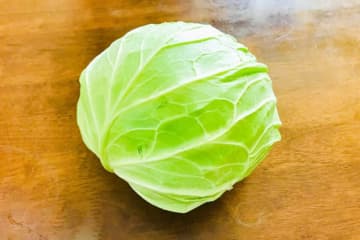 キャベツの千切りは「こう切る」　“ふわふわ食感”になるテクニックを野菜のプロが紹介