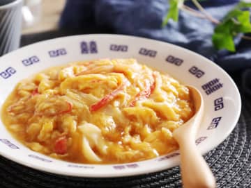 フライパン1回で餡と卵を一緒に作る！「とろふわ～」「ごはんが止まらない！」簡単すぎる天津飯
