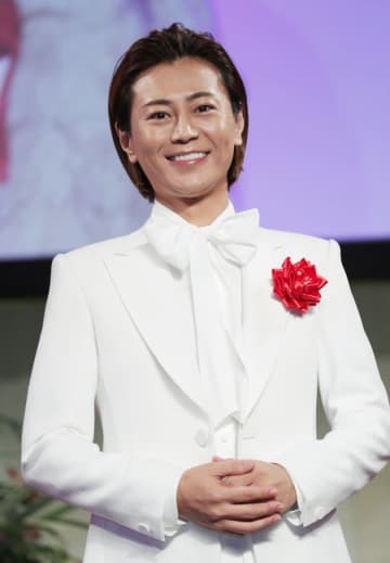 氷川きよし、5歳の頃の貴重ショット公開。「歌に出会えて希望の光が見えた」