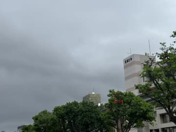 沖縄でようやく雨の季節　平年より12日も遅く　今年もかなり遅い梅雨入りへ