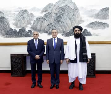 中国・アフガニスタン・パキスタン三国外相会談 王毅外交部長が成果発表