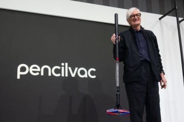 ダイソン、直径38mmの本体実現のコードレス掃除機「Pencil Vac」発表。円すい状ブラシで“毛絡みを克服”