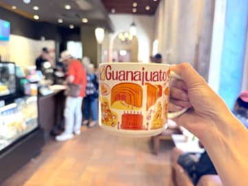 【世界のスタバ】ピクサー映画『リメンバー・ミー』の舞台！メキシコ・グアナファトのスタバは限定品がたくさん！