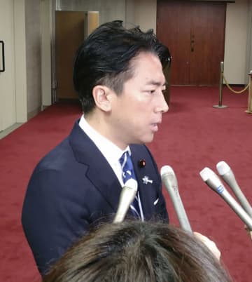 米価抑制で5キロ2千円台も　小泉農相「速やかに結果」
