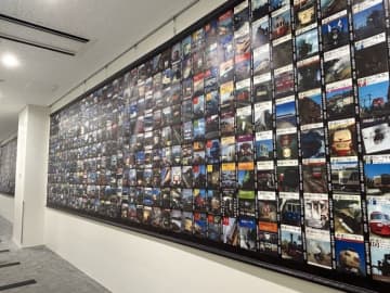 圧巻の眺望！京都鉄博、休刊の「鉄道ジャーナル」全704表紙を展示中 お気に入り投票も