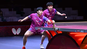 張本智和/松島輝空ペア、ベテラン国際ペアと激戦も3回戦敗退＜世界卓球2025＞