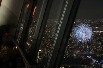 東京スカイツリー、展望台で隅田川花火大会を観覧できる634名限定の特別営業