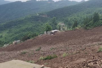 中国貴州省大方県で地滑り相次ぐ