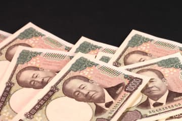 祖母が10年以上タンス預金で貯めていた「600万円」を受け取りました。贈与税が発生すると思うのですが、いくら引かれるでしょうか？