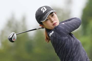 浜崎未来が首位発進 大江香織ら3打差3位／女子下部