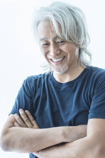 玉置浩二、万博記念公園で開催されたオーケストラ公演のアナログ化決定。『CAFE JAPAN』アナログ盤アンコールプレス同日発売も