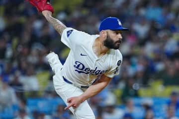 山本由伸の6勝目消滅から一夜、守護神スコット連投で託した監督の信頼「毅然とした態度で…だから信じた」