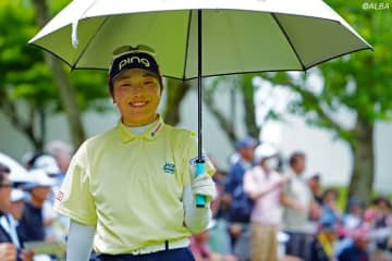 佐久間朱莉、イ・ミニョン、ルーキー・荒木優奈が首位　佐藤心結らが1差4位