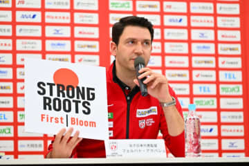 女子日本代表の新スローガンは「STRONG ROOTS」 アクバシュ新監督が意気込み「強い根っこを持つチームを作る」