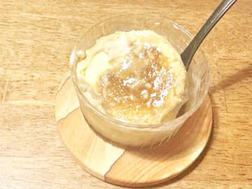 コーラフロートよりもハマる？　バニラアイスにかけたのは…「一気に完食した」