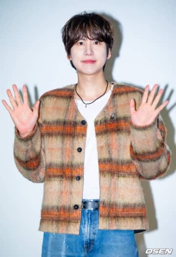 SUPER JUNIOR キュヒョン、番組での行動に批判の声も…SNSで言及「温かい目で見守ってほしい」
