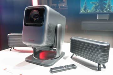 Anker、3色レーザー光源4Kプロジェクター& 4.1.2ch再生スピーカーのホームシアターシステム「Nebula X1」
