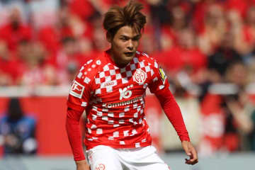 欧州5大リーグ1年目→年間ベスト11「やばすぎ」　24歳日本人の快挙に反響「すげぇ」