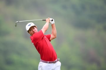 杉浦悠太が連覇へ首位発進 蝉川泰果2打差2位、石川遼9位