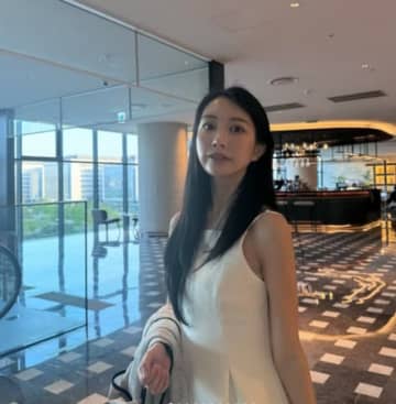 “イ・ジフンの妻”アヤネさん、長いストレートヘアの清純美…「着飾りたい日もある」