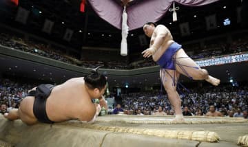 大の里、優勝同点が確定　横審内規満たす、V2目前