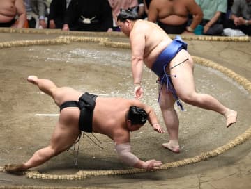【夏場所】大の里が伯桜鵬を下し１２連勝　２場所連続優勝へ王手「自分のことだけを考えて頑張ります」