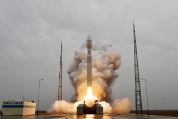 「力箭１号遥７」ロケット、衛星６基を軌道投入