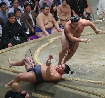 【夏場所】豊昇龍は誕生日を飾れず３敗目　険しい表情で取材に応じず