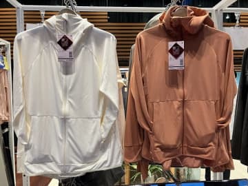 ワークマンの神アイテム！話題の“不審者パーカー”が品切れ続出の大ヒット！