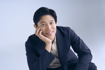 鈴木亮平インタビュー「人と人のつながりを描いた人情話に、心が温かくなりました」映画『花まんま』