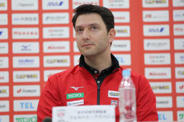 女子バレー代表で史上初の外国人監督を直撃！トルコ出身のアクバシュ氏が１番好きな日本食は？