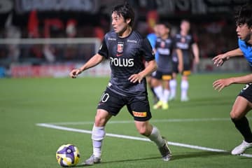 “浦和の10番”が今季初先発で魅せた技巧。目を見張るのはクロス気味に蹴ったボールではなく…