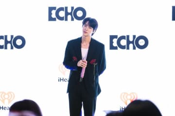 JIN(BTS)の最新アルバム『Echo』のキーカラーに彩られたNY「エンパイア・ステート・ビルディング」