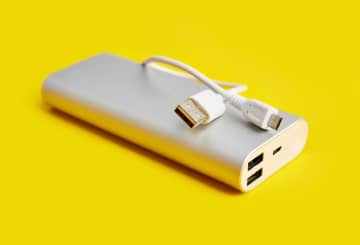娘がレンタルの「モバイルバッテリー」を返却していなかったことが発覚！ 自動で「買い取り」になる場合もあるらしいけど、罰金や延滞金はどのくらいなのでしょうか？